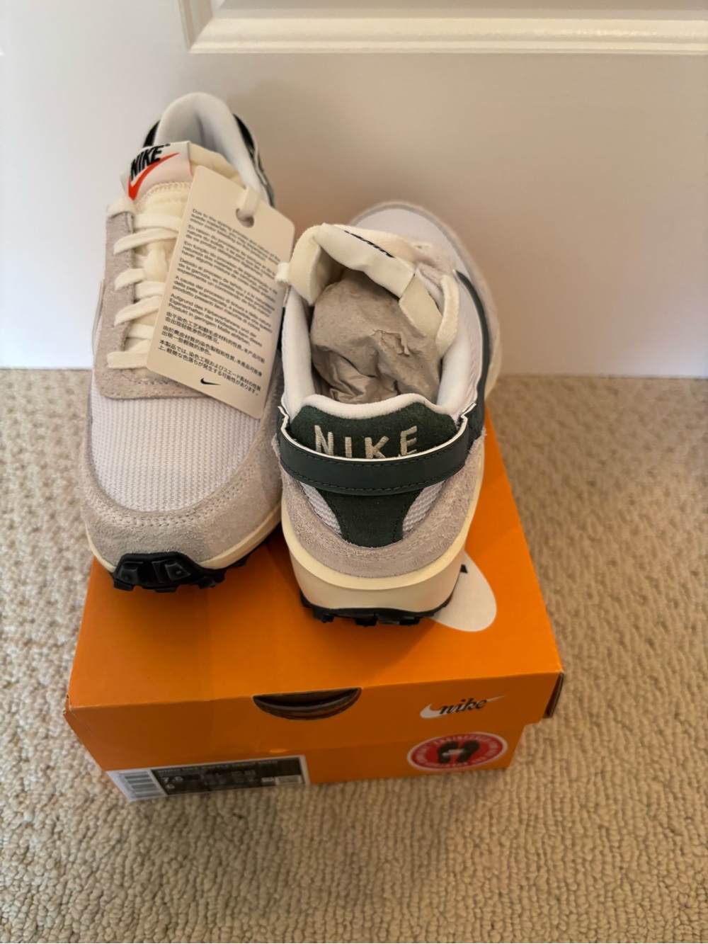 Nike Women’s White, Cream & Dark Green Retro Runner - Picture 2 of 3
